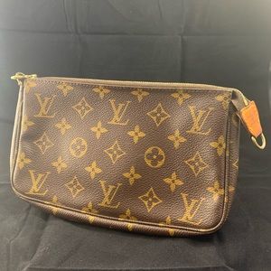 Authentic Louis Vuitton Pochette